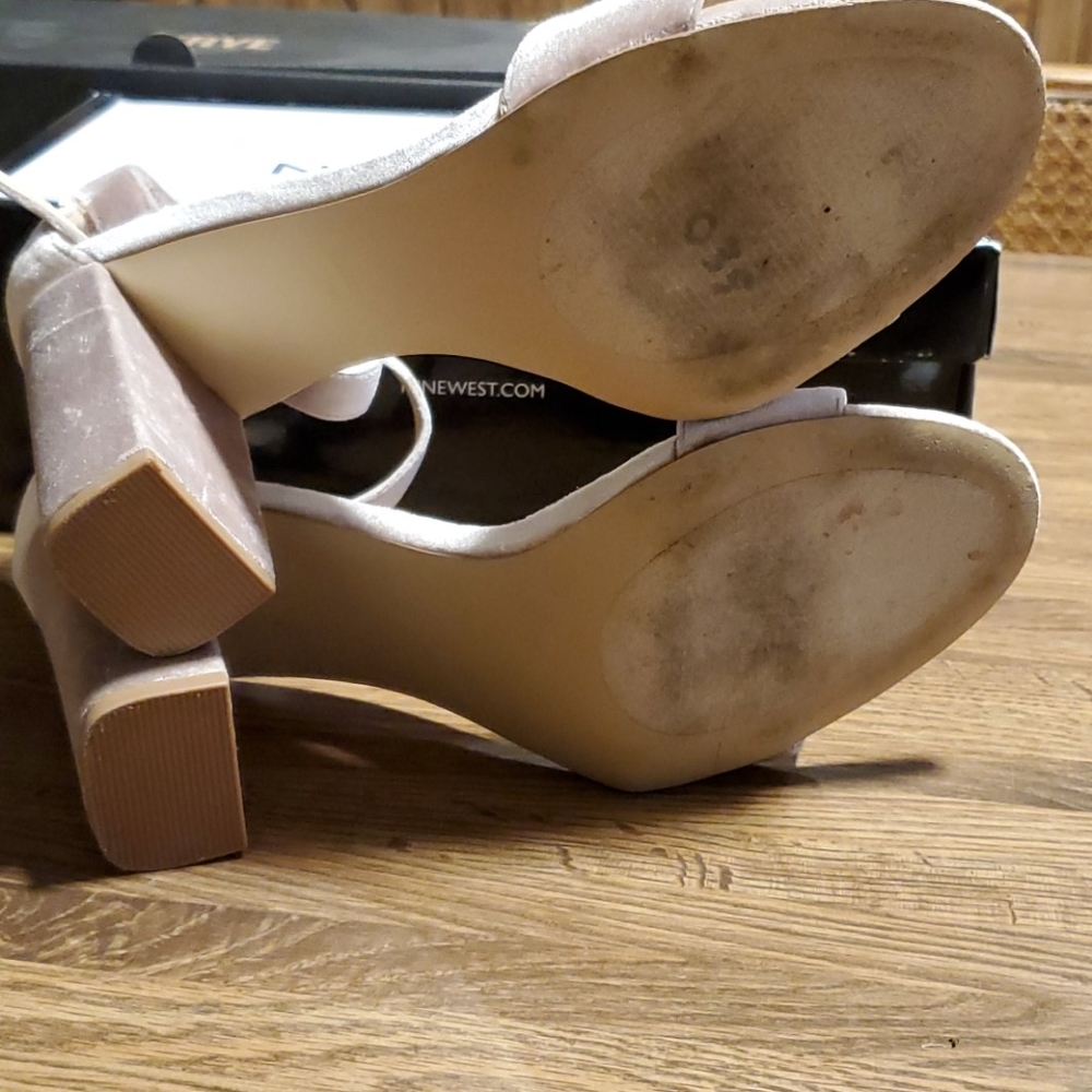 Nine West block wedding heels mauve/rose velvet - Picture 4 of 5